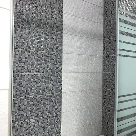 Pensión Comfort Aire Conditioner In Shared In Playa Vistas Cristianos Habitaciones, Stanza