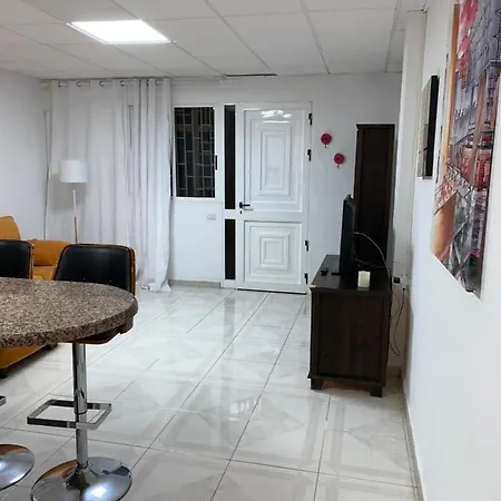 Pensión Comfort Aire Conditioner In Shared In Playa Vistas Cristianos Habitaciones, Stanza