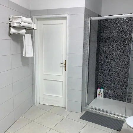 Comfort Aire Conditioner In Shared In Playa Vistas Cristianos Habitaciones, Stanza Guest house