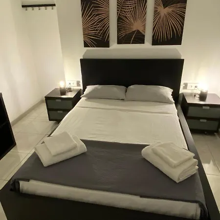 Comfort Aire Conditioner In Shared In Playa Vistas Cristianos Habitaciones, Stanza Pensión