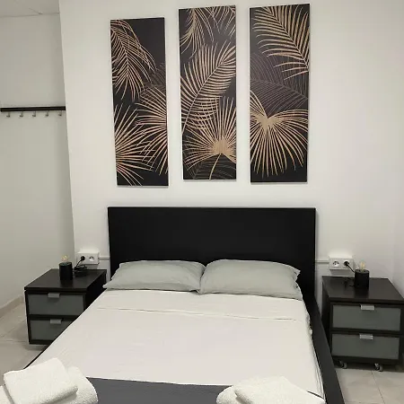 Comfort Aire Conditioner In Shared In Playa Vistas Cristianos Habitaciones, Stanza Guest house