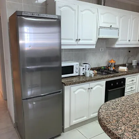 Guest house Comfort Aire Conditioner In Shared In Playa Vistas Cristianos Habitaciones, Stanza Arona (Tenerife)