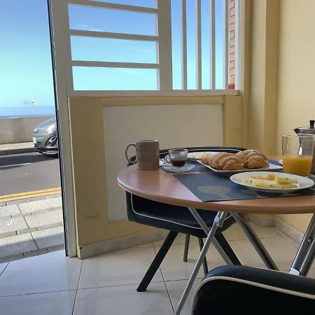 Comfort Aire Conditioner In Shared In Playa Vistas Cristianos Habitaciones, Stanza *