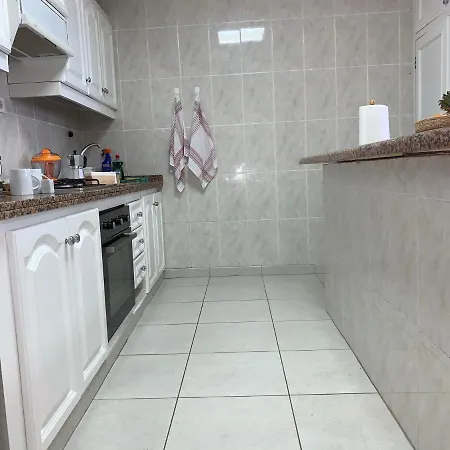 Comfort Aire Conditioner In Shared In Playa Vistas Cristianos Habitaciones, Stanza