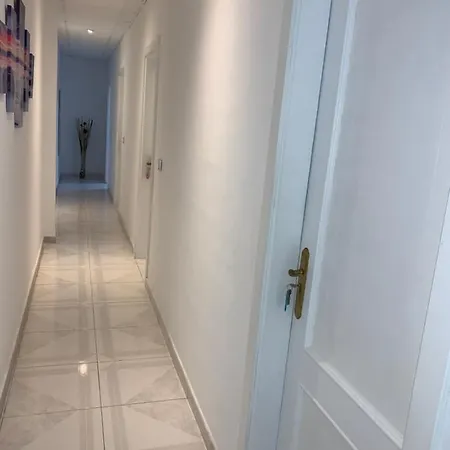Comfort Aire Conditioner In Shared In Playa Vistas Cristianos Habitaciones, Stanza Guest house Arona (Tenerife)