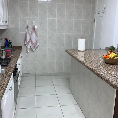 Guest house Comfort Aire Conditioner In Shared In Playa Vistas Cristianos Habitaciones, Stanza *