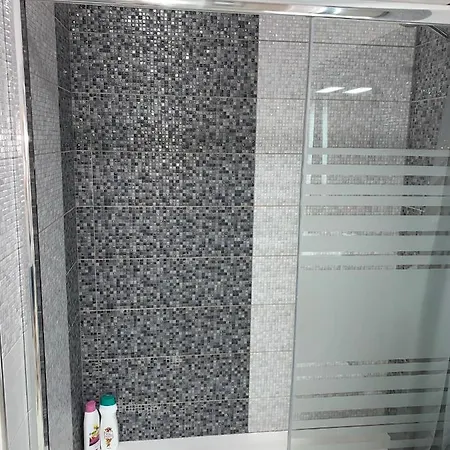 Comfort Aire Conditioner In Shared In Playa Vistas Cristianos Habitaciones, Stanza * Arona (Tenerife)