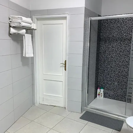 Comfort Aire Conditioner In Shared In Playa Vistas Cristianos Habitaciones, Stanza Gasthof