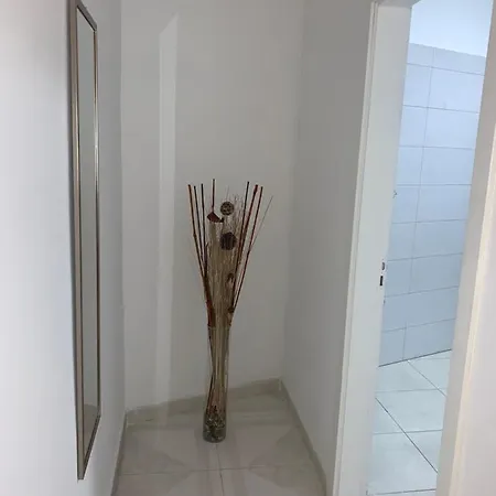 Comfort Aire Conditioner In Shared In Playa Vistas Cristianos Habitaciones, Stanza Affittacamere Arona (Tenerife)